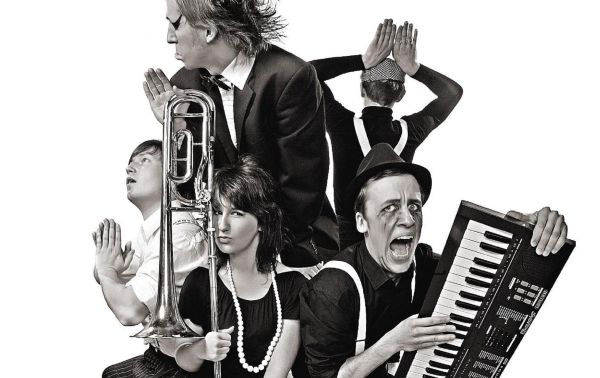 El rompedor quinteto lituano Suicide Djs en una imagen promocional