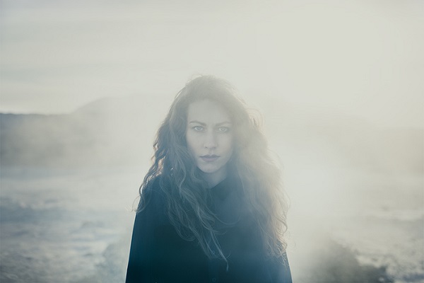 La noruega Farao entre la bruma. Foto de Riot Factory