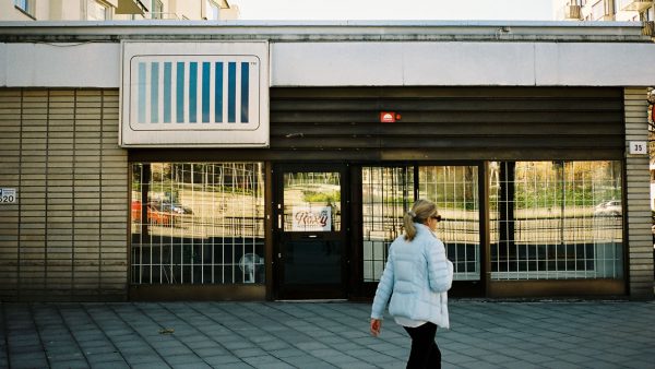Puerta de los estudios Cheiron. Foto: Visit Stockholm